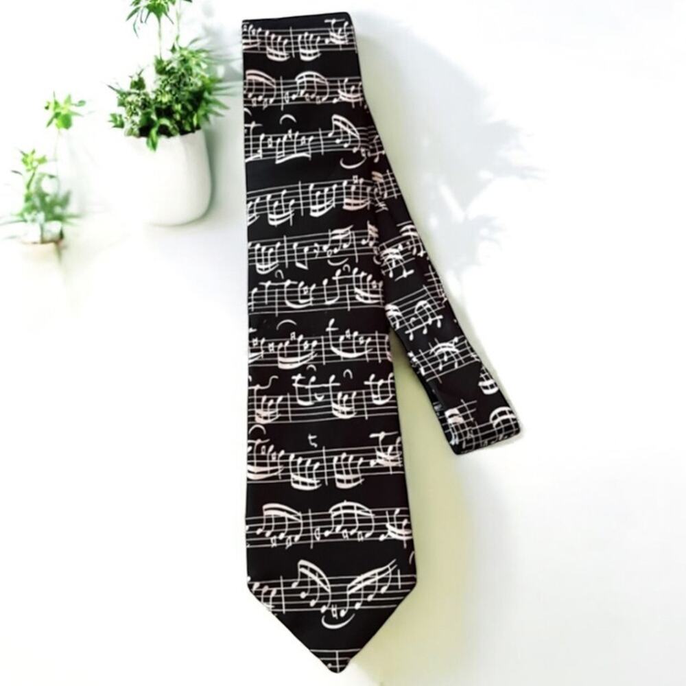MUSICIAN SILK TIE VIENNA WORLD Black & White Music Notes EUC FAST SHIP 1012-13